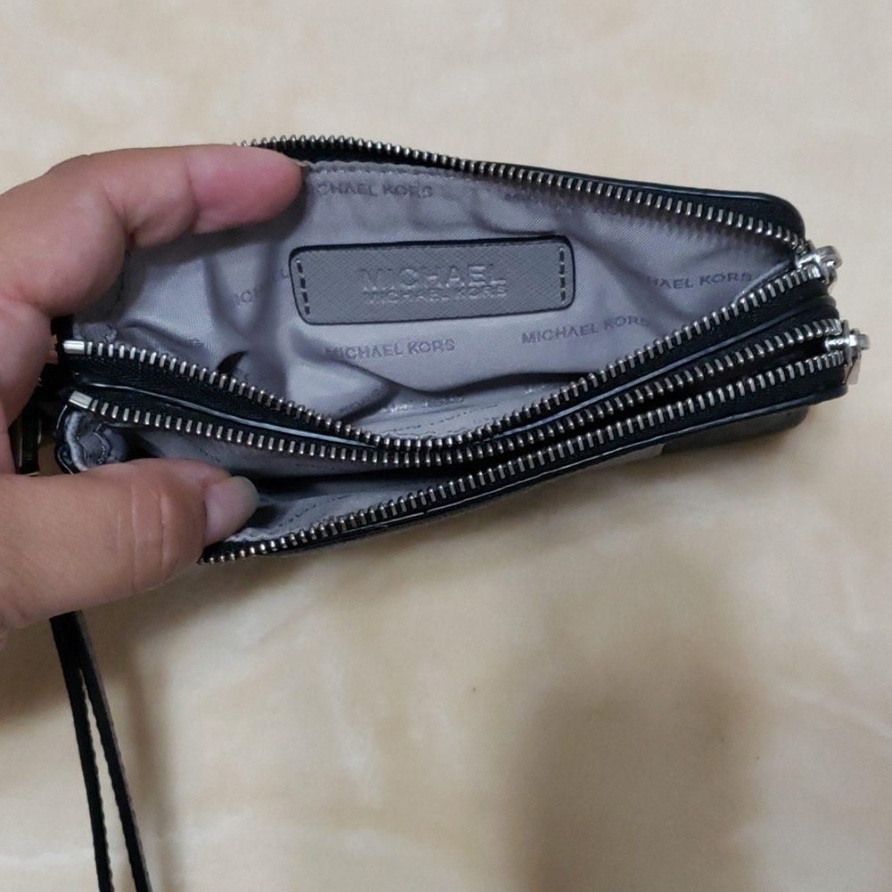 Michael Kors - Picture 3 of 3